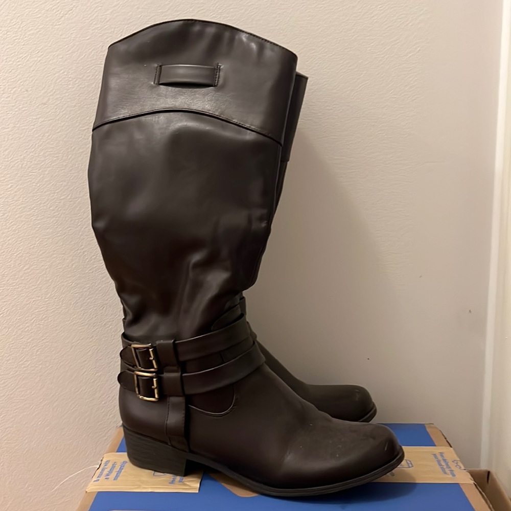 Ladies tall boots